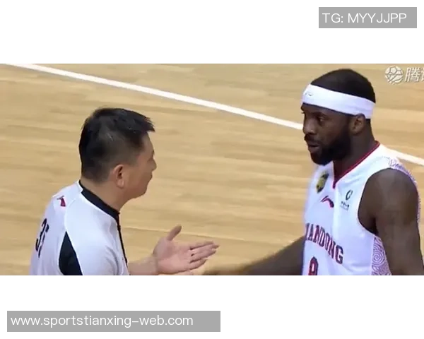 肯尼直言詹东里三人同场难以发挥一个球难以满足他们的需求 肯尼直言詹东里三人同场难以发挥一个球难以满足他们的需求